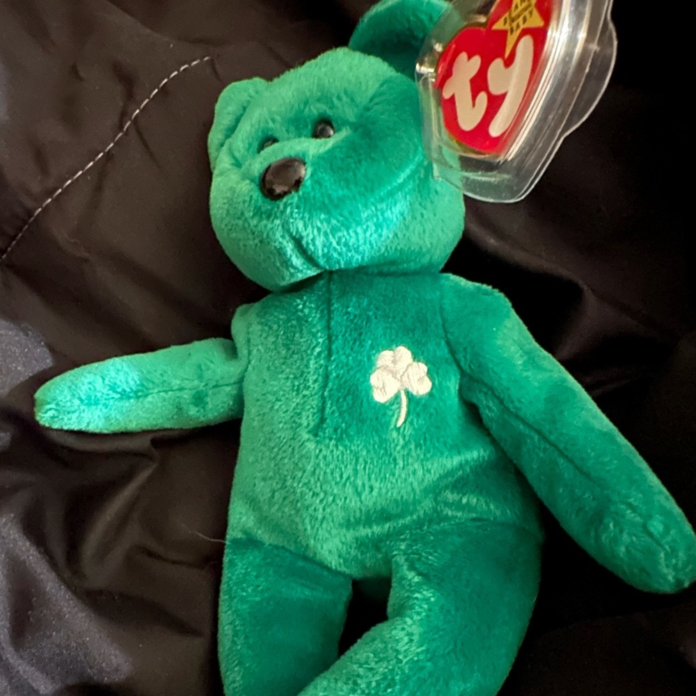 Ty beanie babies- Erin Irish Bear 1997 Rare, Tag in Protective Case